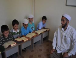 Fatih Medreselerinden eğitim atağı